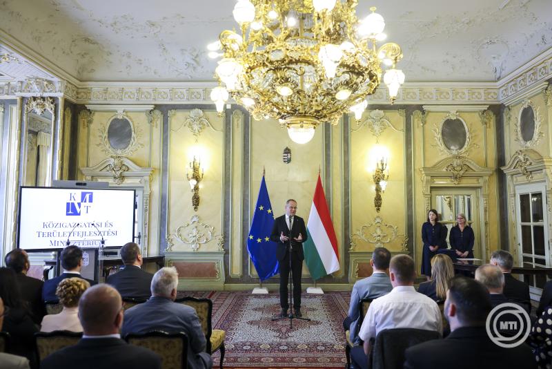 Navracsics Tibor: az önkormányzatok és a kormány közti találkozási pontokat kell keresni