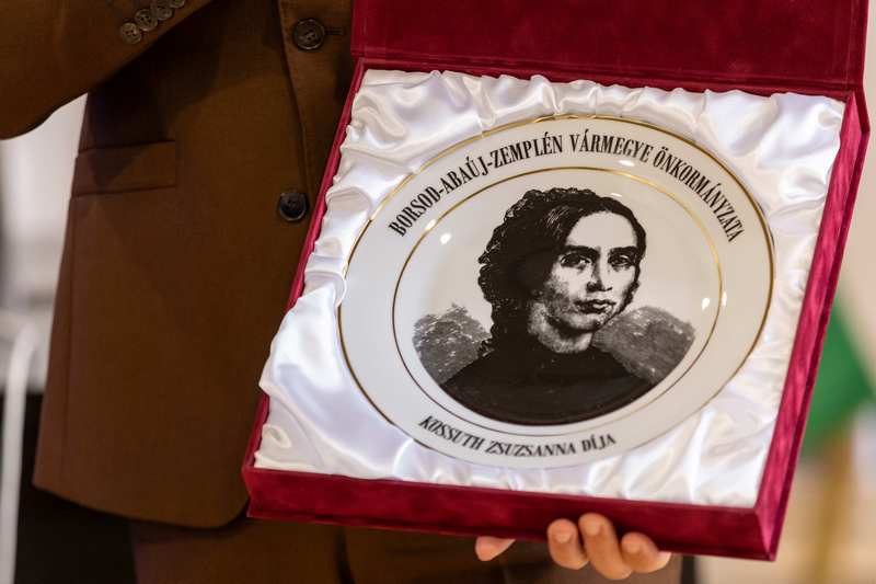 Felhívás Kossuth Zsuzsanna Díj 2025. évi adományozására