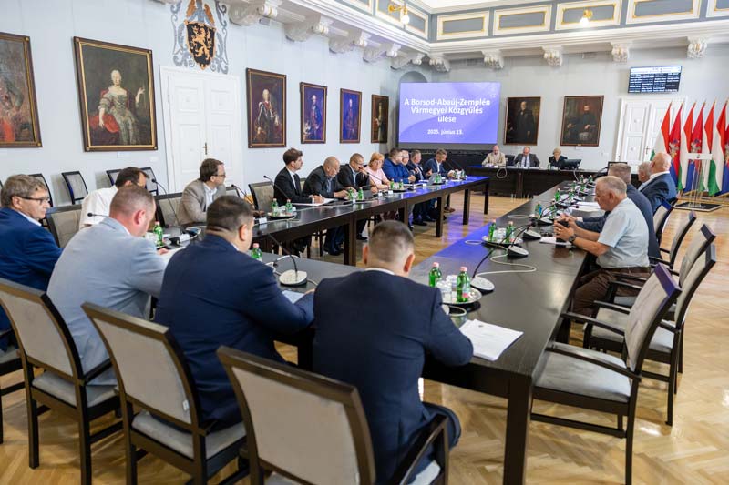 Rendkívüli közgyűlés, rendkívüli döntések