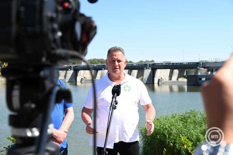 Hubai Imre: ezer vízügyi szakember dolgozik az aszály elleni küzdelemben