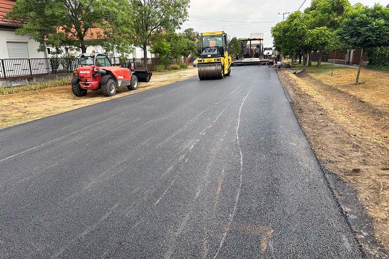 Kossuth Lajos utca felújítása, új aszfaltburkolattal való ellátása Zsanán a 0+000-0+535 km szelvények között – projektzárás