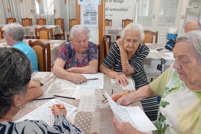 Közösségi program idősek számára: Digitális tudatosságfejlesztés