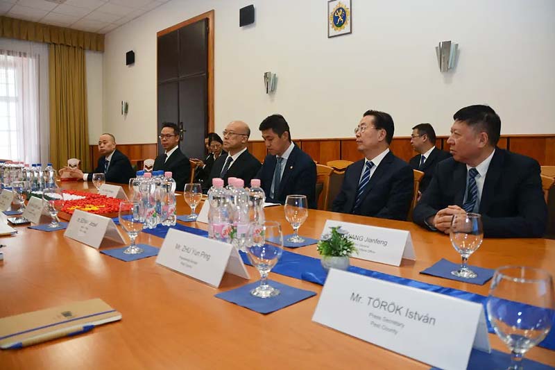 Hebei tartomány delegációja látogatott a Vármegyeházára