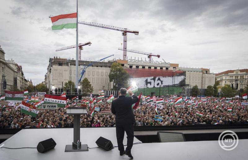 Október 23. – Orbán Viktor: nem megyünk háborúba, és nem fogunk meghalni Ukrajnáért, de élni fogunk Magyarországért