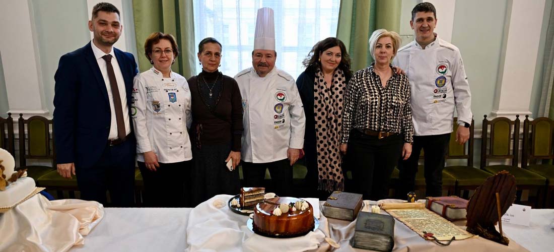 Perity Róbert lett idén is az összkategória győztes “Régi idők íze” tortájával!