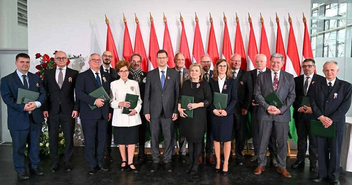 Állami kitüntetéseket kaptak Nógrád vármegye szakemberei és művészei