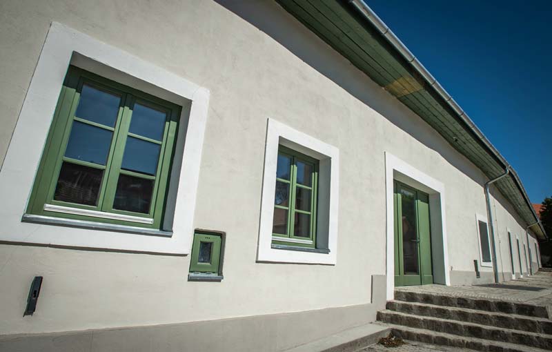 Történelmi falak között, korszerű környezetben – új otthont kapott a dunakanyari családsegítő szolgálat
