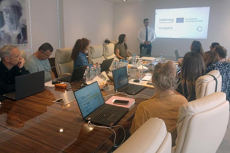 Com(p)AGE projekt partnertalálkozó a Megyeházán